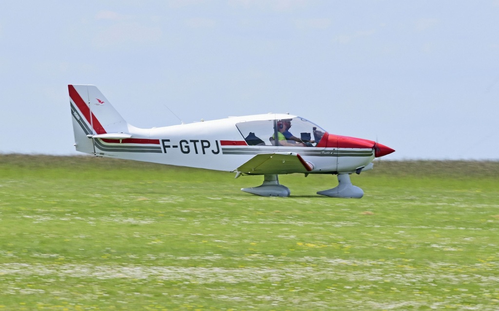 Robin DR 400-140 B - F-GTPJ