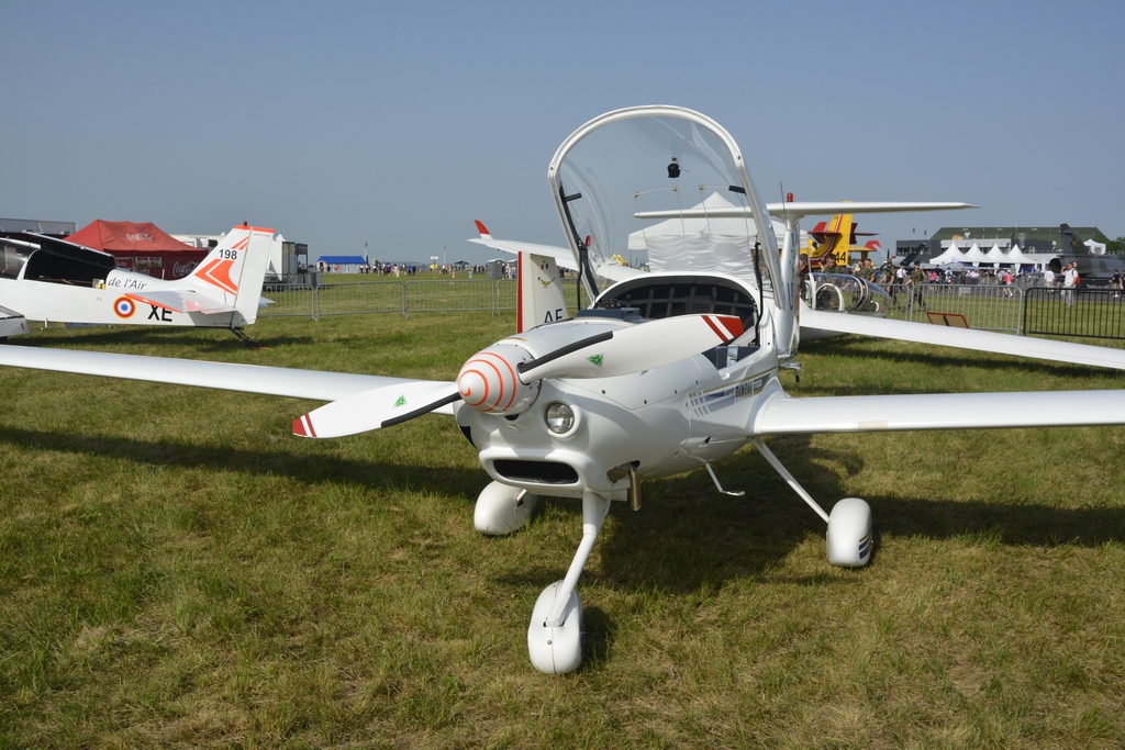 Diamond HK36 Super Dimona - 725/UV