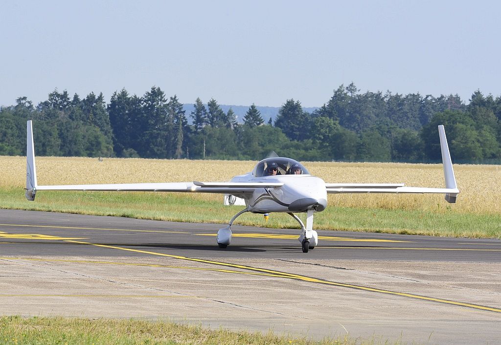 Rutan Cozy - F-PVMC