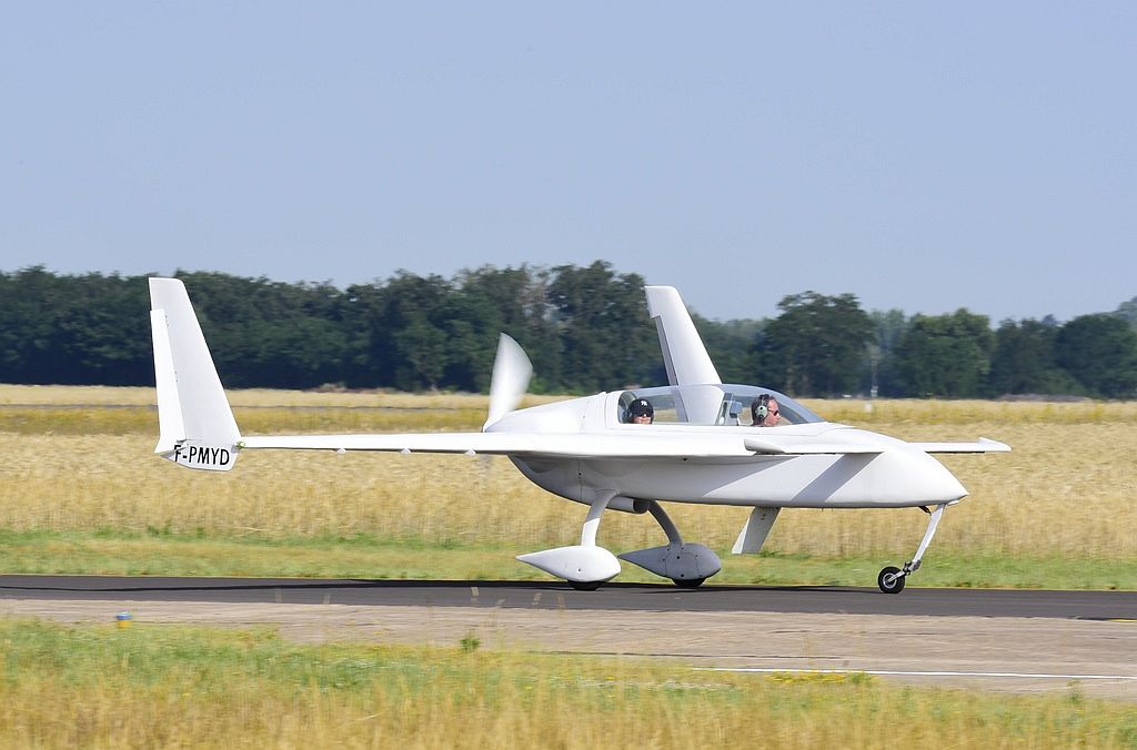 Rutan Long EZ - F-PMYD