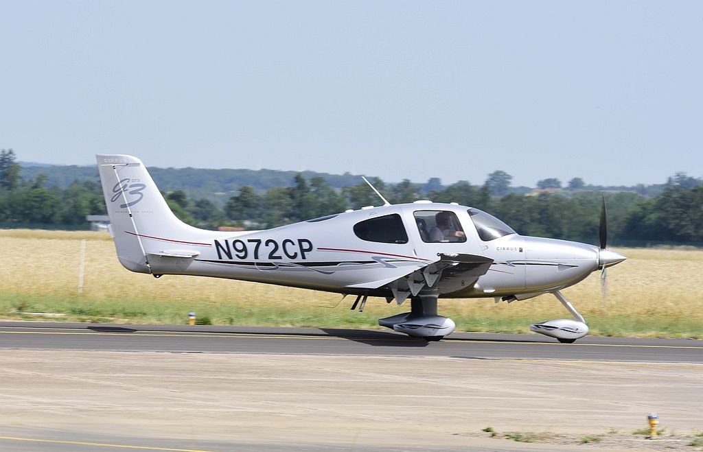 Cirrus SR22 - N972CP