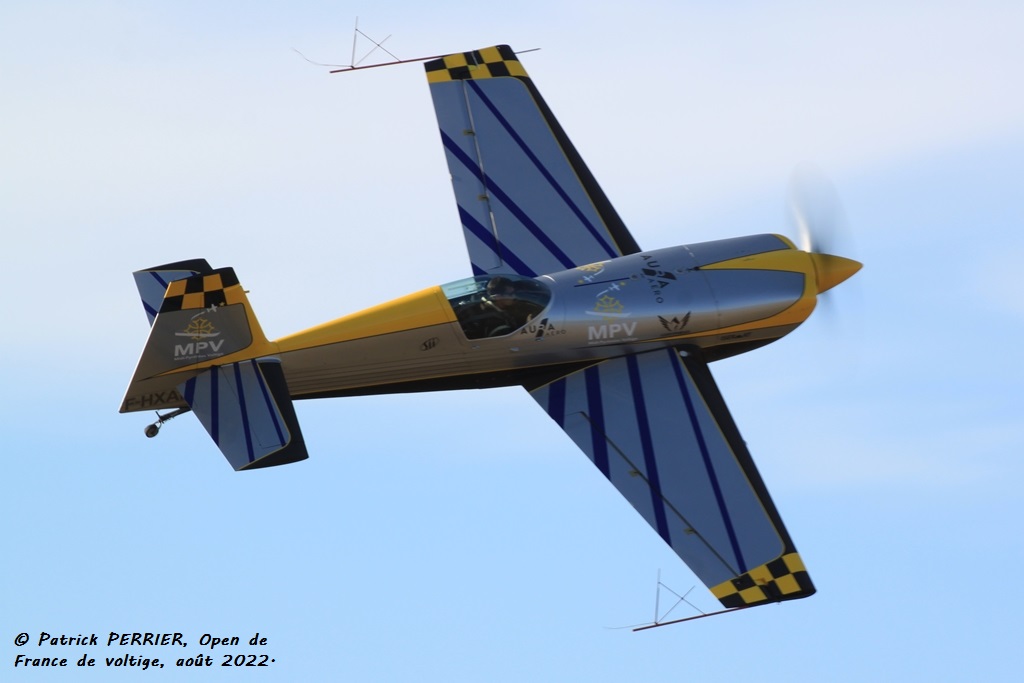 Extra 330 - F-HXAL