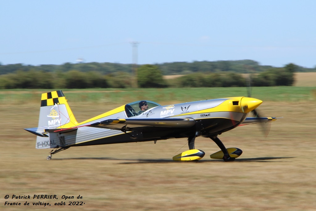 Extra 330 - F-HXAL