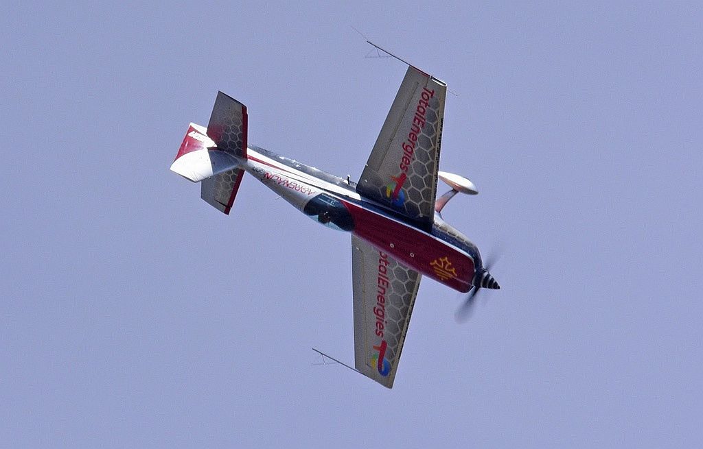 Extra 330 - F-HSDA