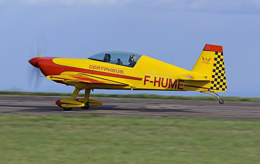 Extra 200 - F-HUME