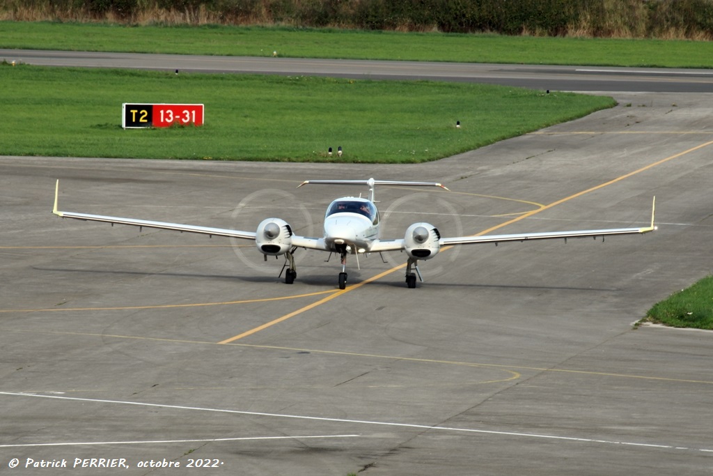 Diamond DA42 Twin Star - G-DGPS