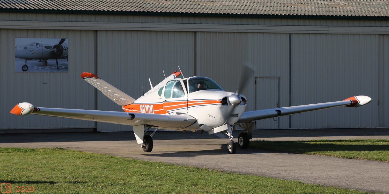 Beech 35 Bonanza - N8201D