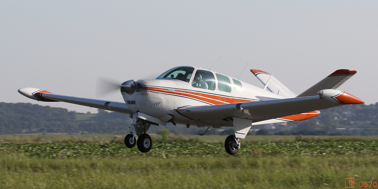 Beech 35 Bonanza - N8201D