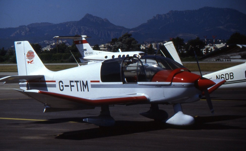 Robin DR 400-100 - G-FTIM