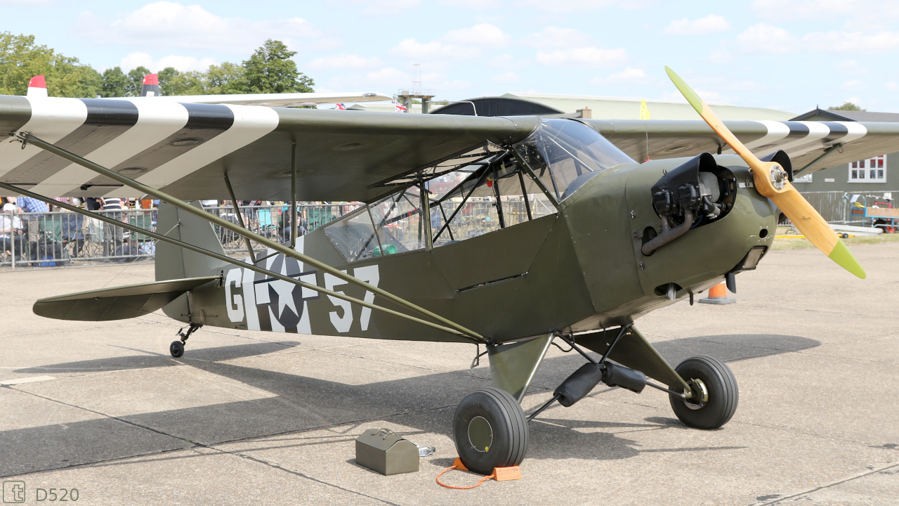 Piper J3 Cub - G-AKAZ