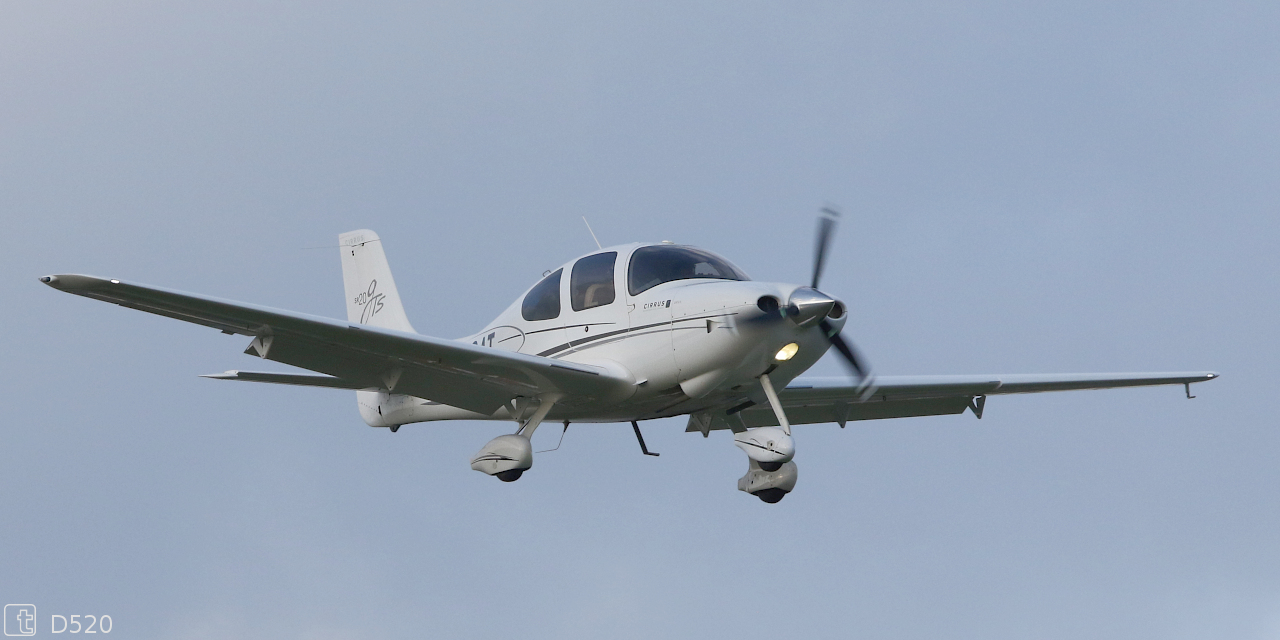 Cirrus SR20 - N708AT