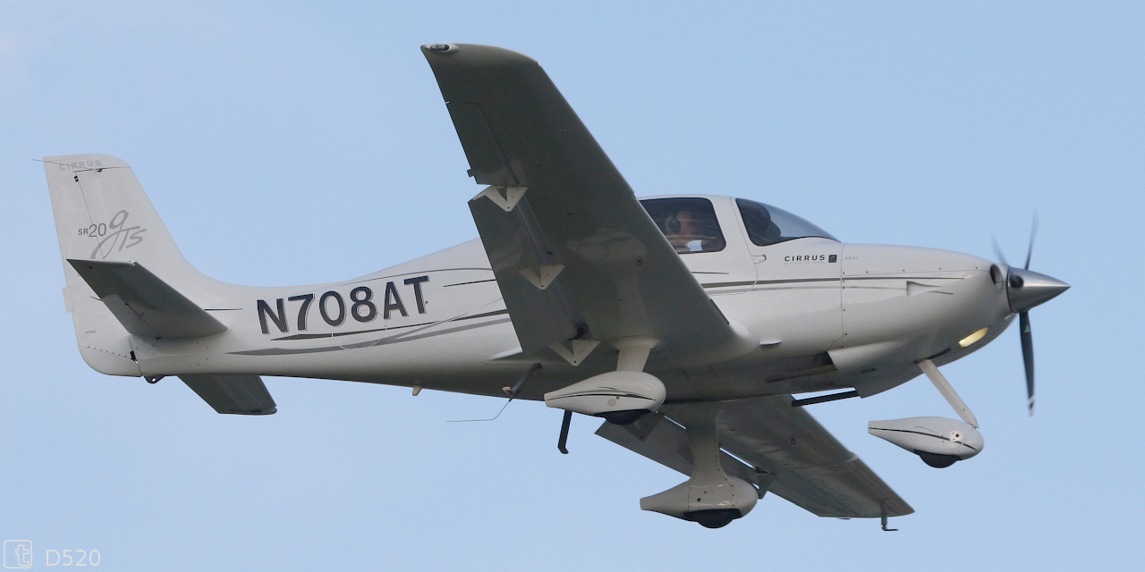 Cirrus SR20 - N708AT