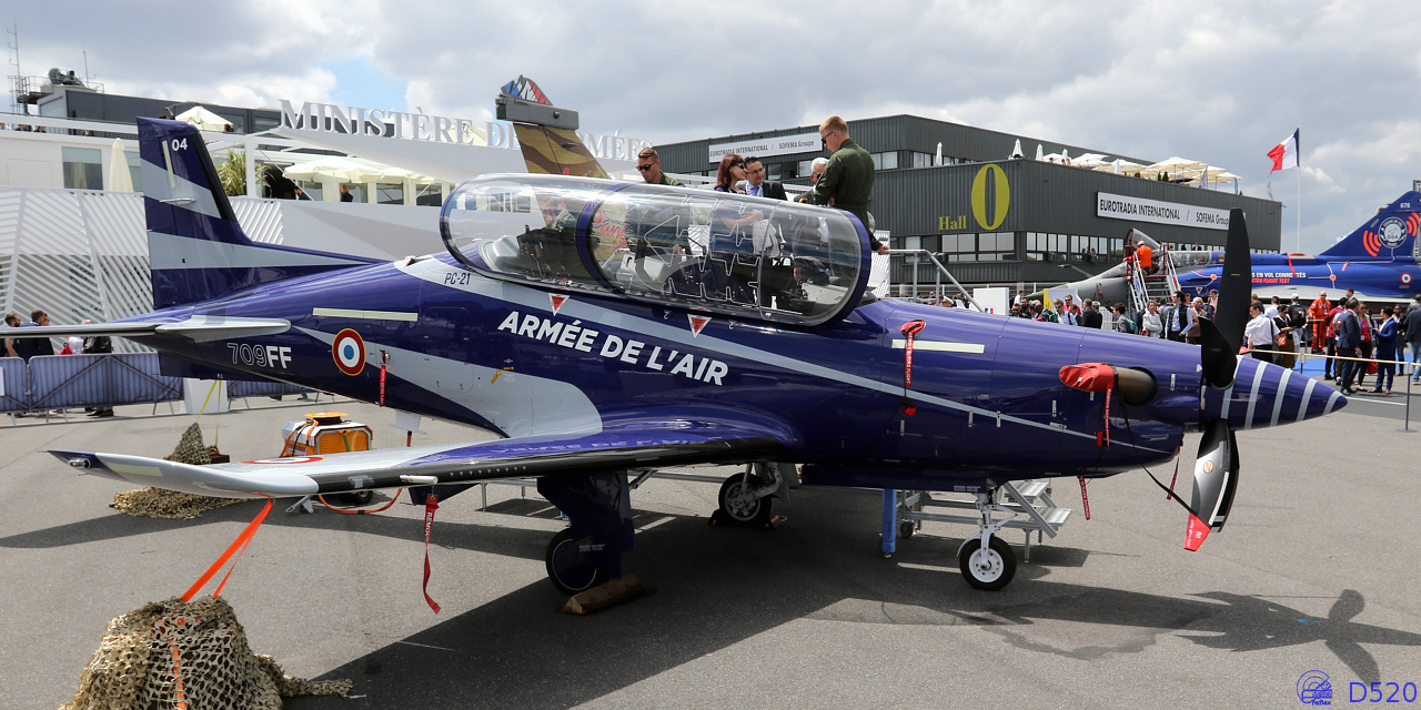 Pilatus PC-21 - 04/709-FF