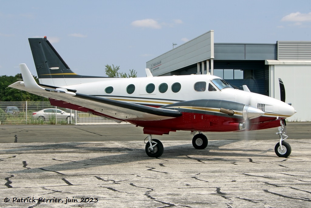 Beech 90 King Air - PH-ZBZ