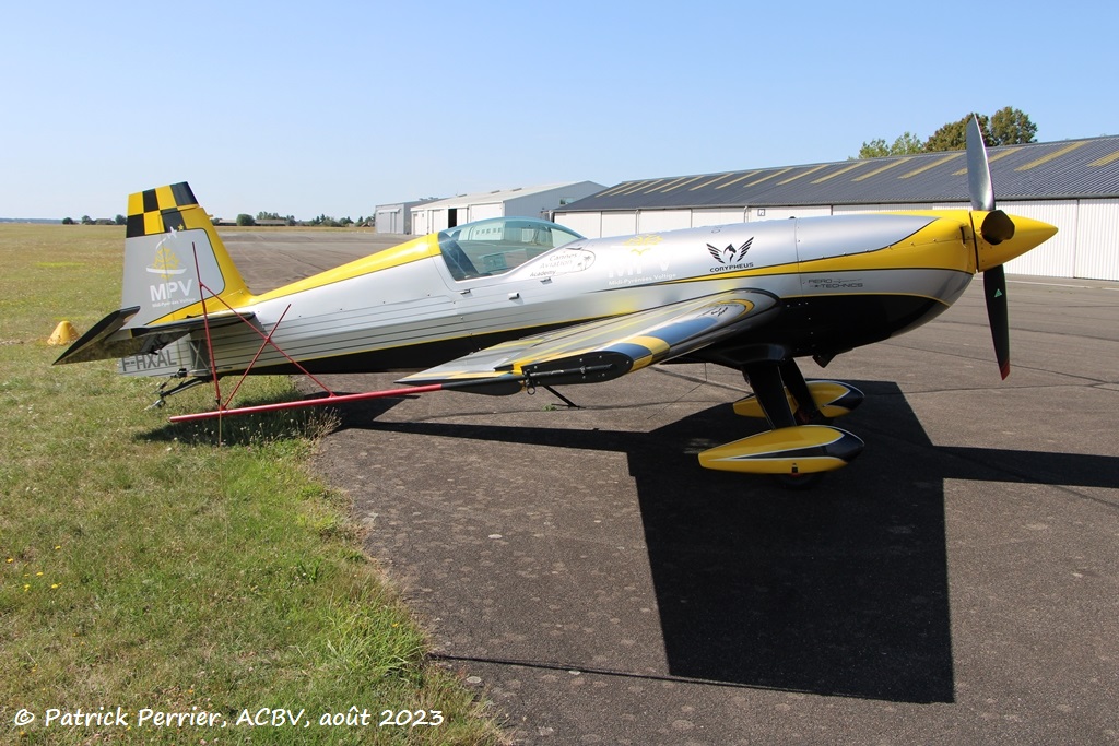 Extra 330 - F-HXAL