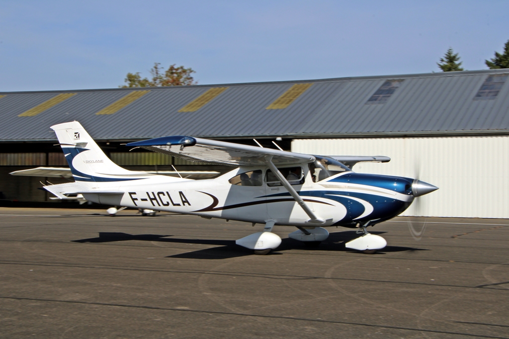 Cessna 182 - F-HCLA