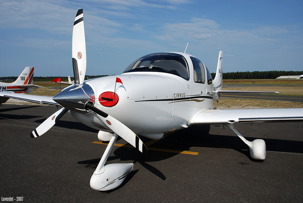 Cirrus SR22 - F-HDCA