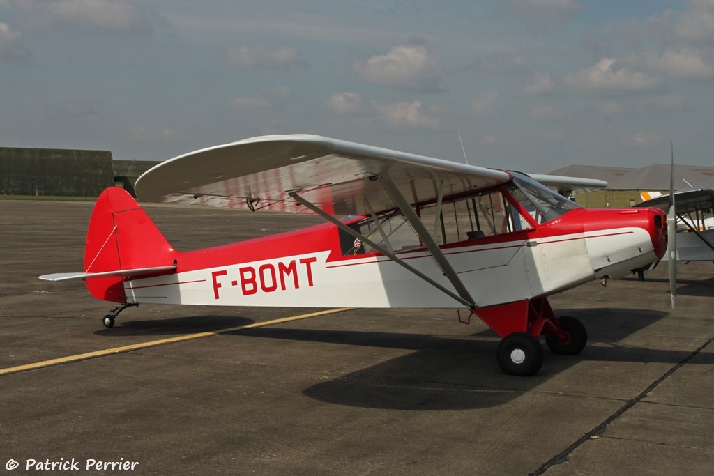 Piper PA-18 Super Cub - F-BOMT