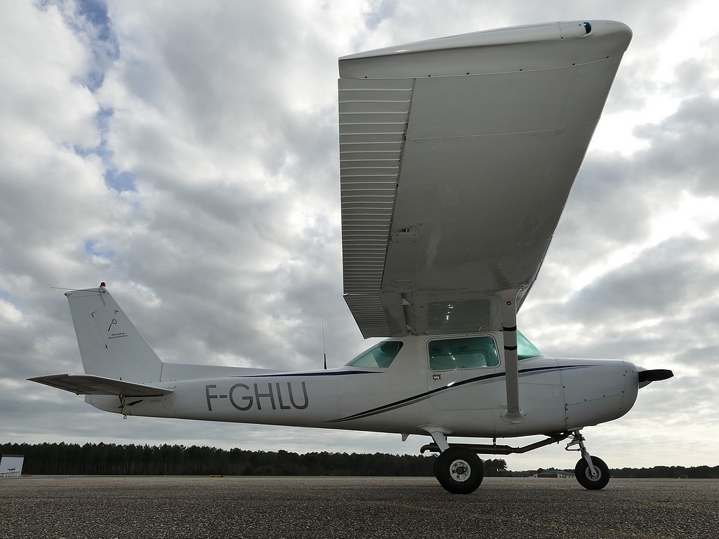 Cessna 152 - F-GHLU