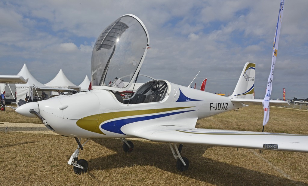 Skyleader 200 - F-JDWZ/47 AAK