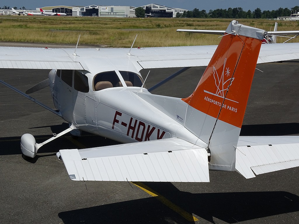 Cessna 172 - F-HDKY