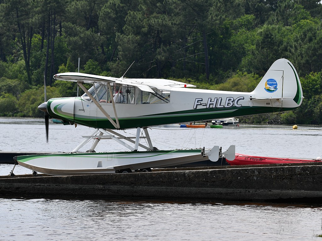 Piper PA-18 Super Cub - F-HLBC