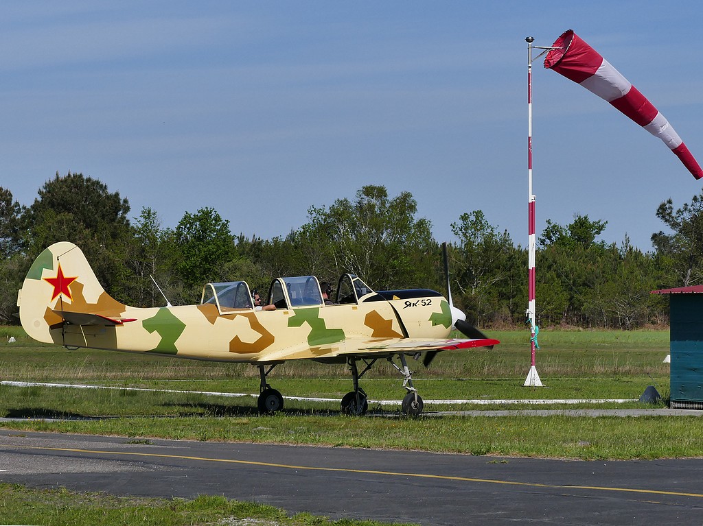 Yakovlev Yak-52 - F-WRUF