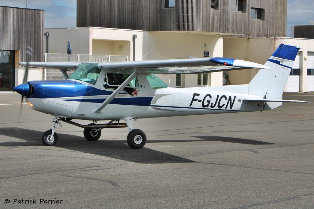 Cessna 152 - F-GJCN