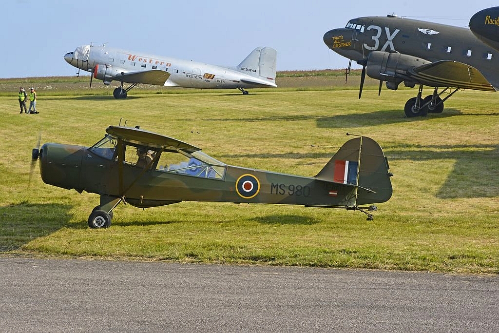 Auster 5 - OE-AAT
