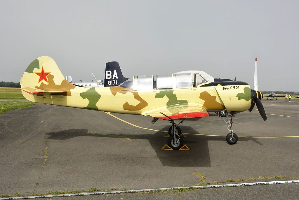 Yakovlev Yak-52 - F-WRUF