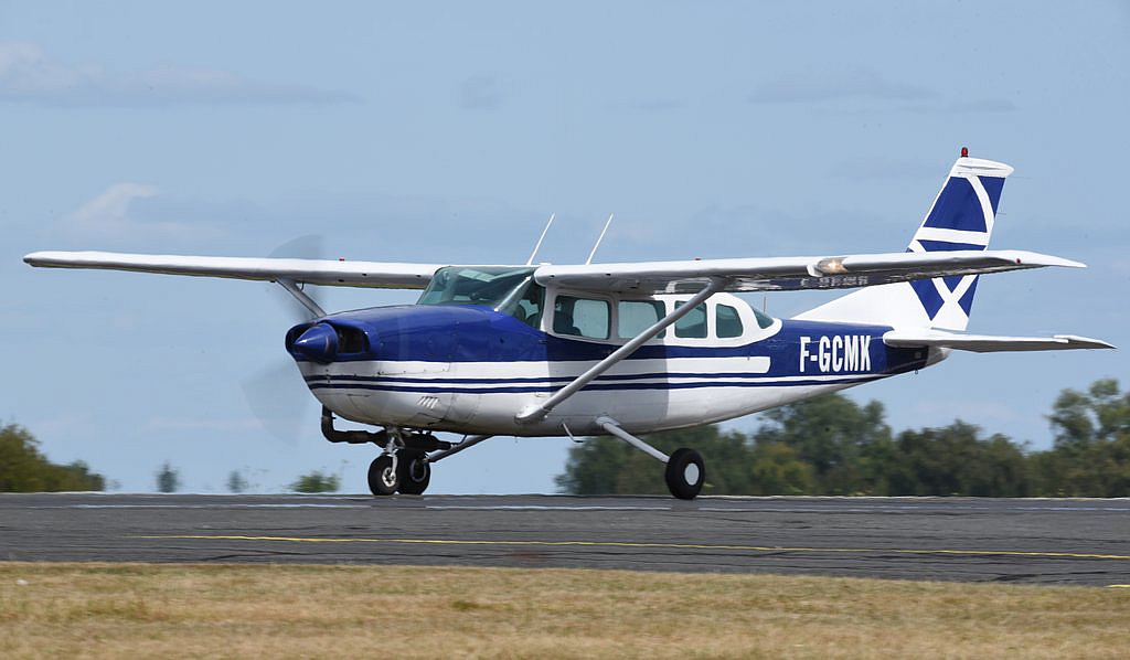 Cessna 207 - F-GCMK