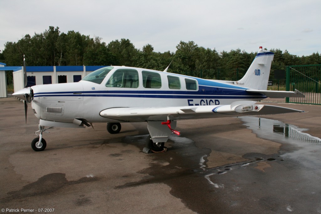 Beech 36 Bonanza - F-GICR