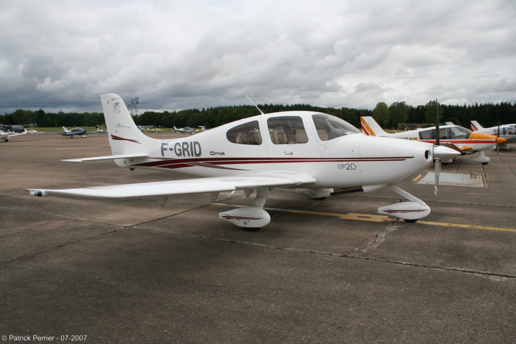 Cirrus SR20 - F-GRID