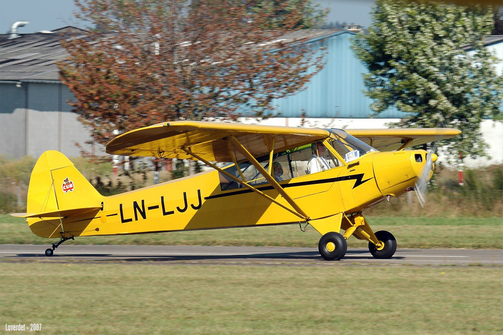 Piper PA-18 Super Cub - LN-LJJ