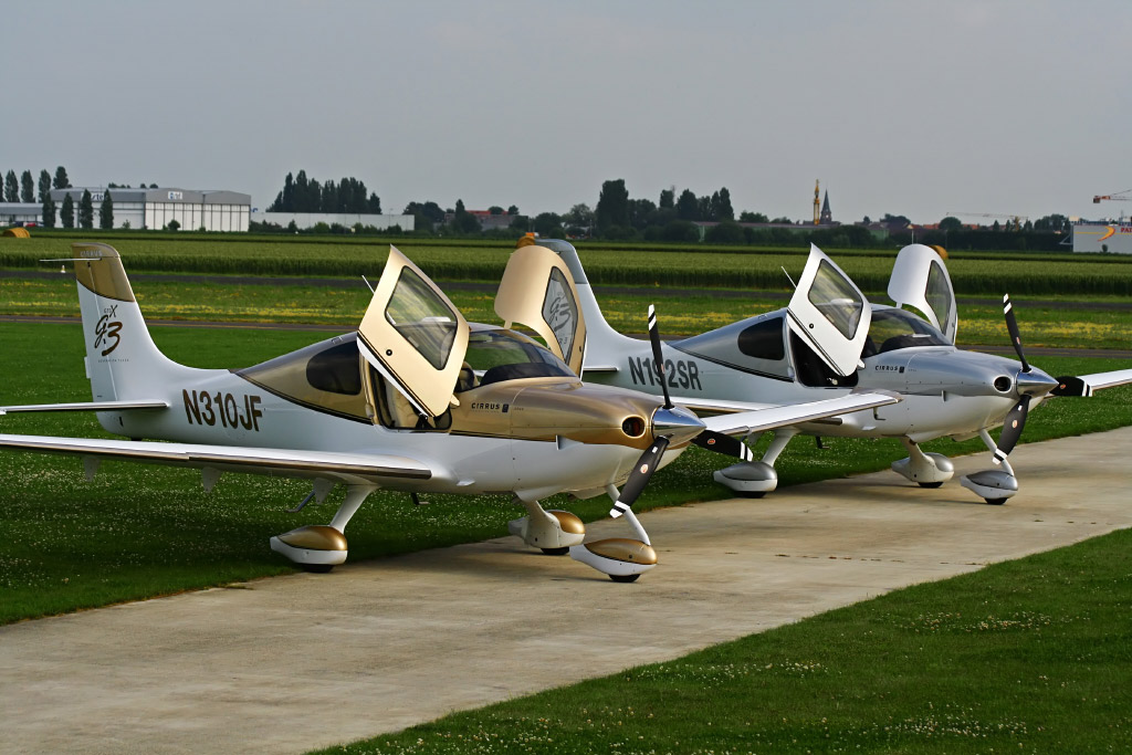 Cirrus SR22 - N310JF
